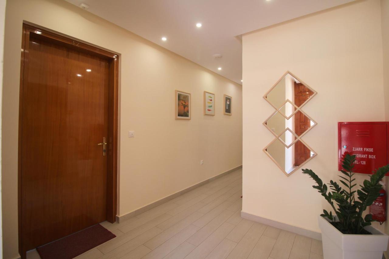 Hotel Ari Sarandë Buitenkant foto
