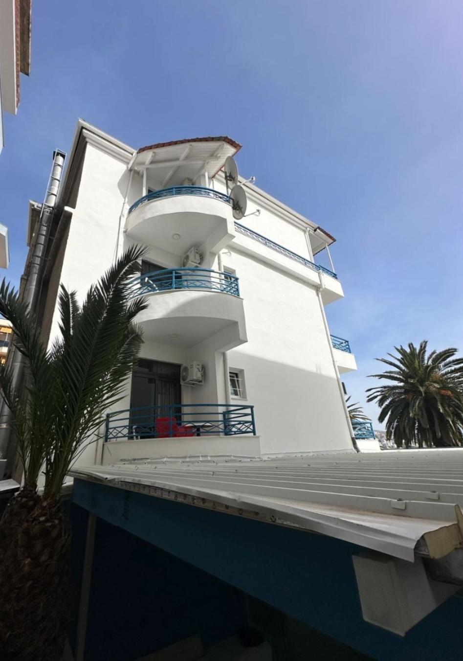 Hotel Ari Sarandë Buitenkant foto