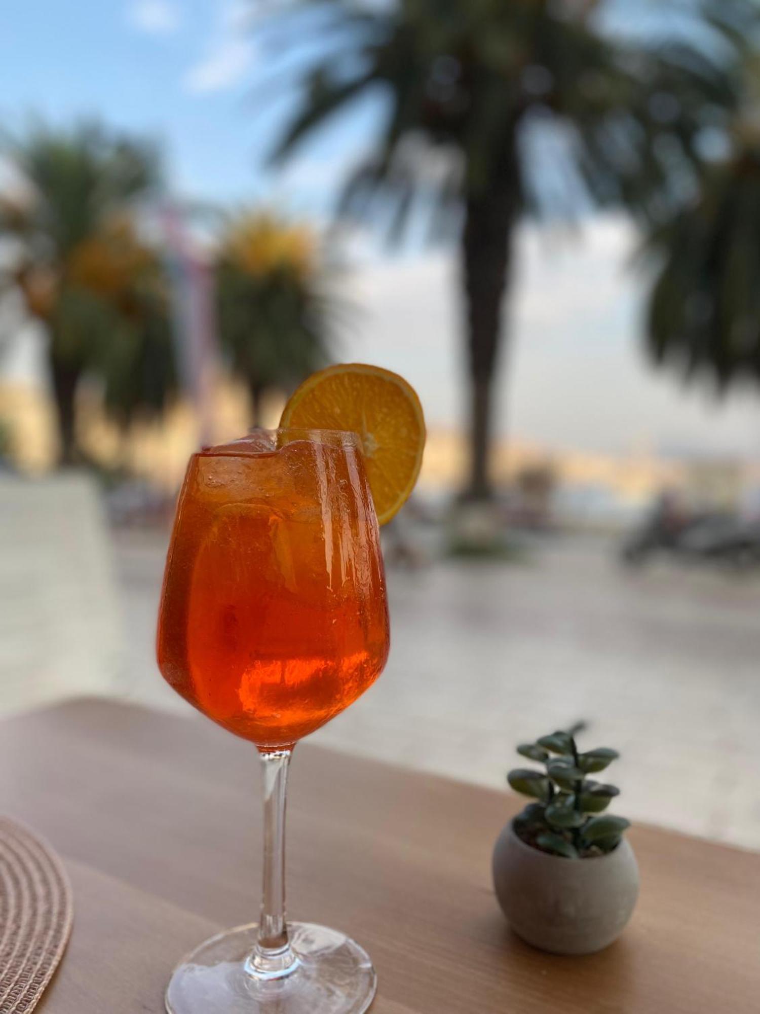 Hotel Ari Sarandë Buitenkant foto